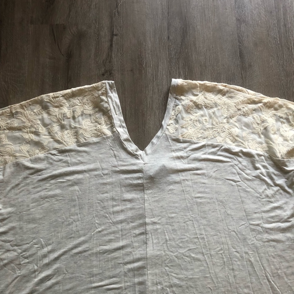 Dolan t-shirt oversized gray lace shoulder top M - Picture 2 of 6